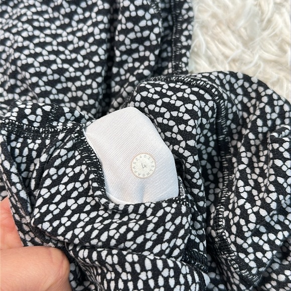 Lululemon Align Crop *21" Monochromic Ice Grey Black - Picture 4 of 5